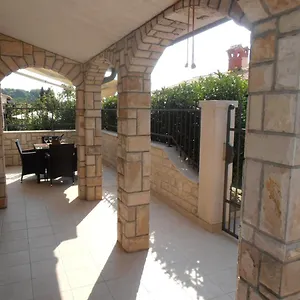https://apartman-ines-1.pula-hotels.org